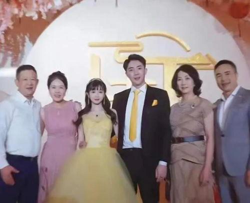 豪门吃瓜少爷小说,吃瓜少爷的逆袭之路